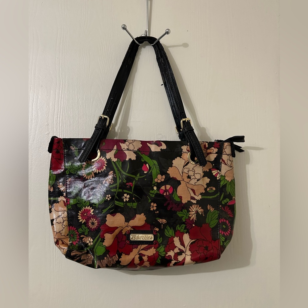 SAKROOTS ⚠️ 16 x 10 handbag with an issue ⚠️